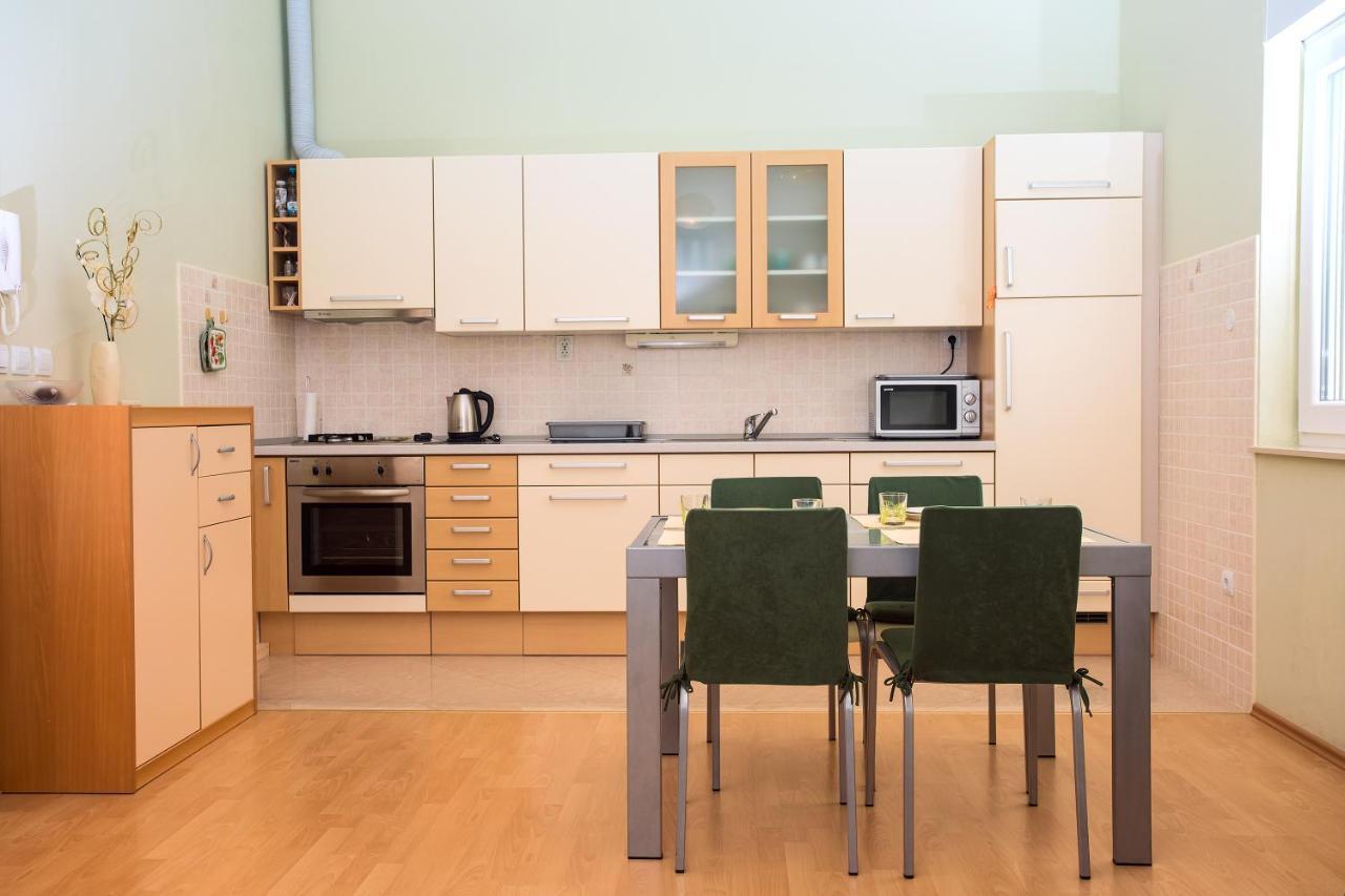 Apartmani Ribnjak Seka Omis Exterior photo